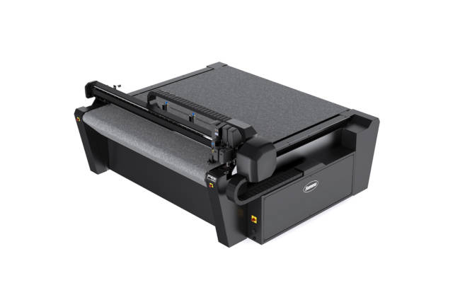 Poitoo Adhésifs diversifie son offre avec des tables de découpe Summa